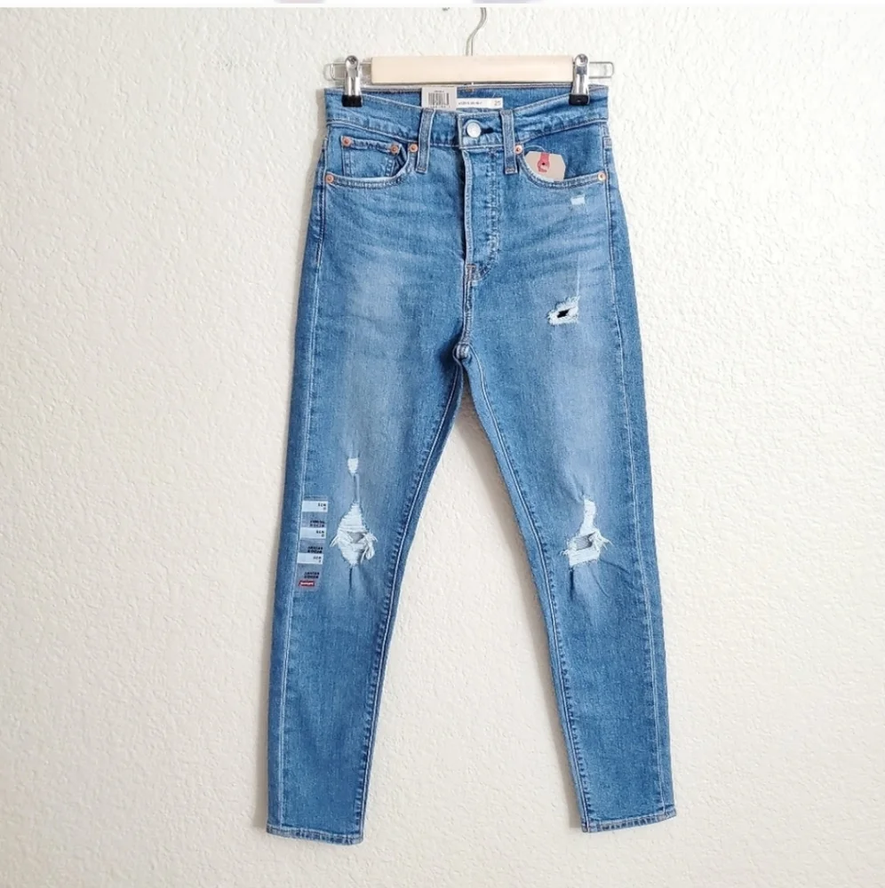 Levi's WEDGIE High Rise Skinny Jeans - Picture 1 of 5